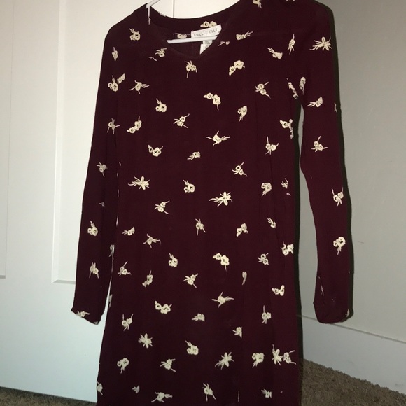 Maroon long sleeve dress✨ - Picture 3 of 3